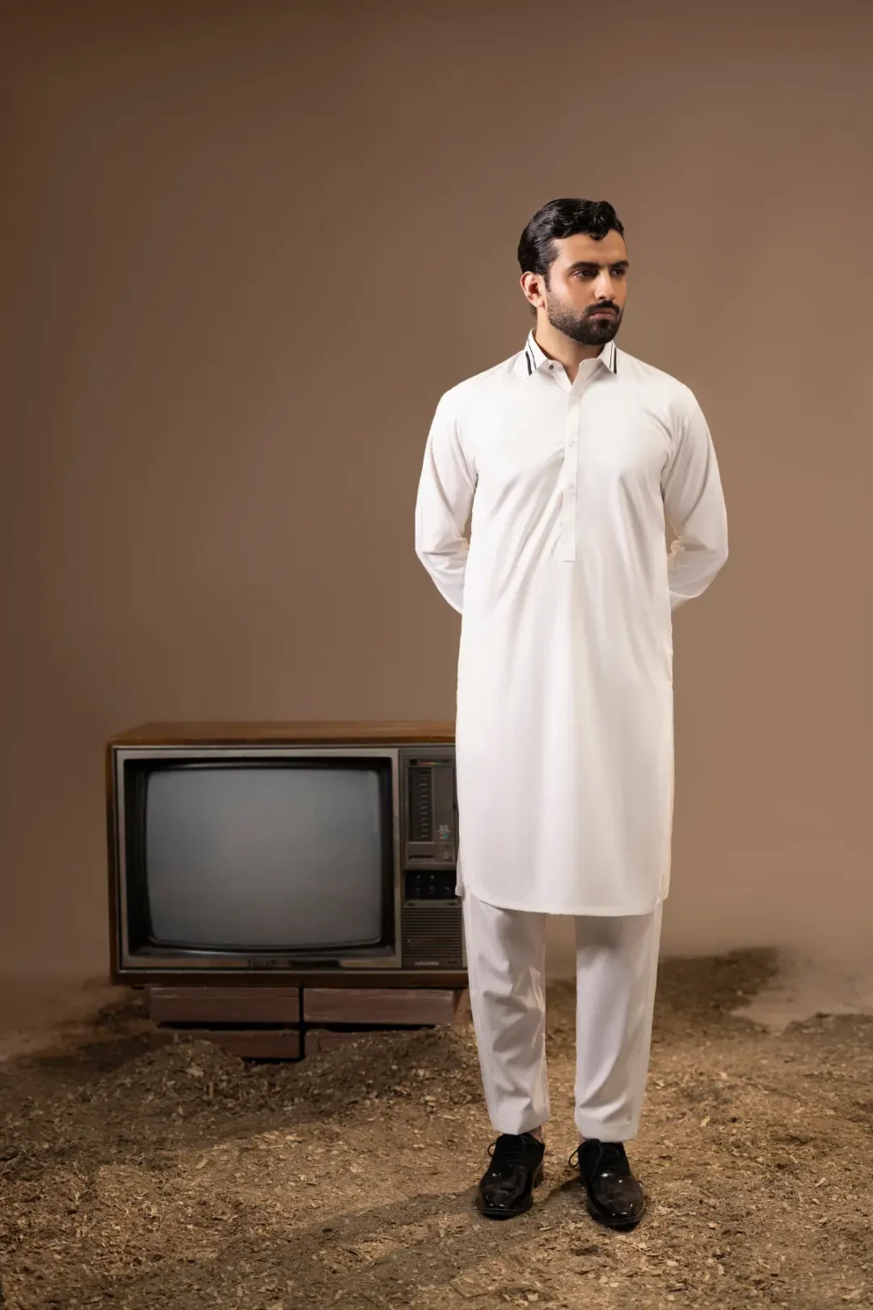 CLASSIC OFF-WHITE KAMEEZ SHALWAR (Black Strips on Collar)