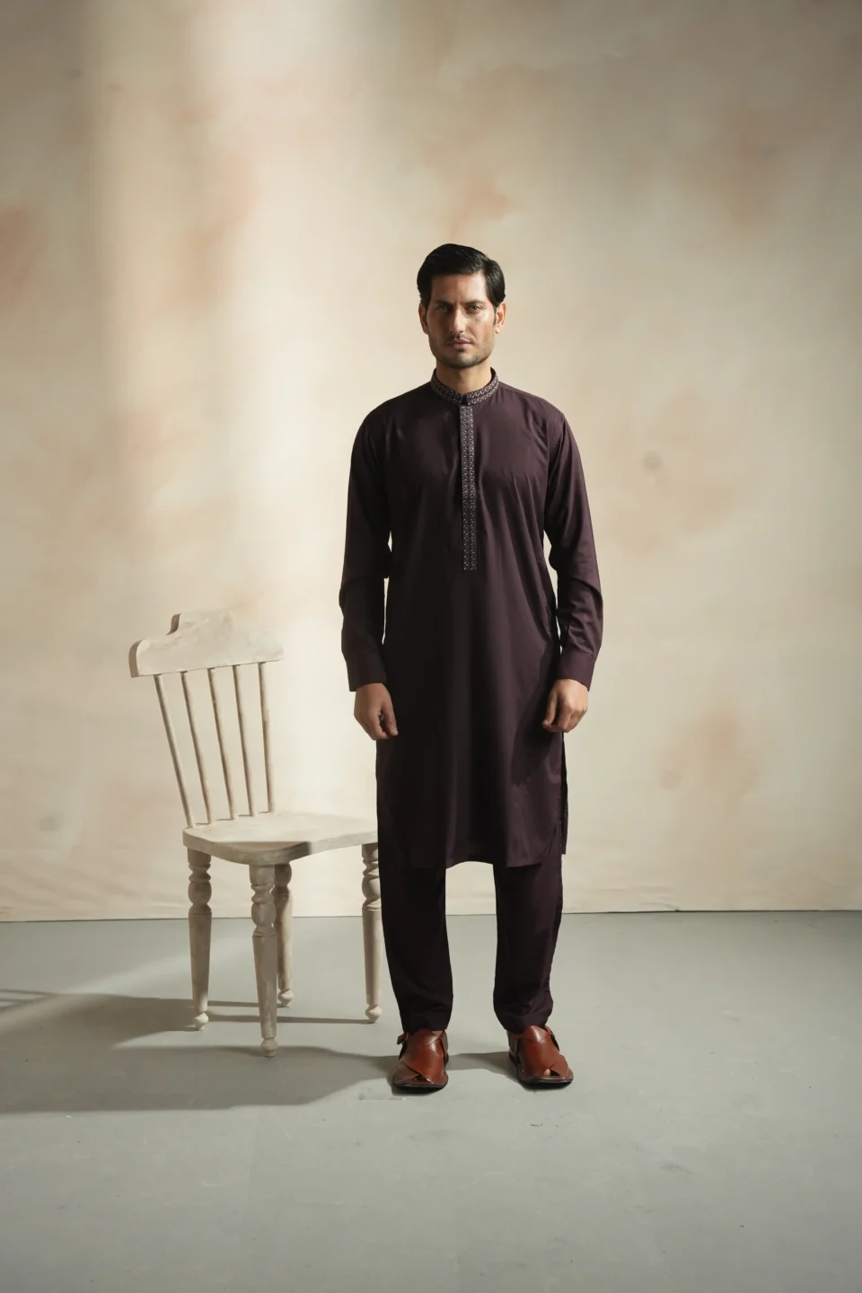 KURTA TROUSERS WITH EMBROIDED NECKLINE
