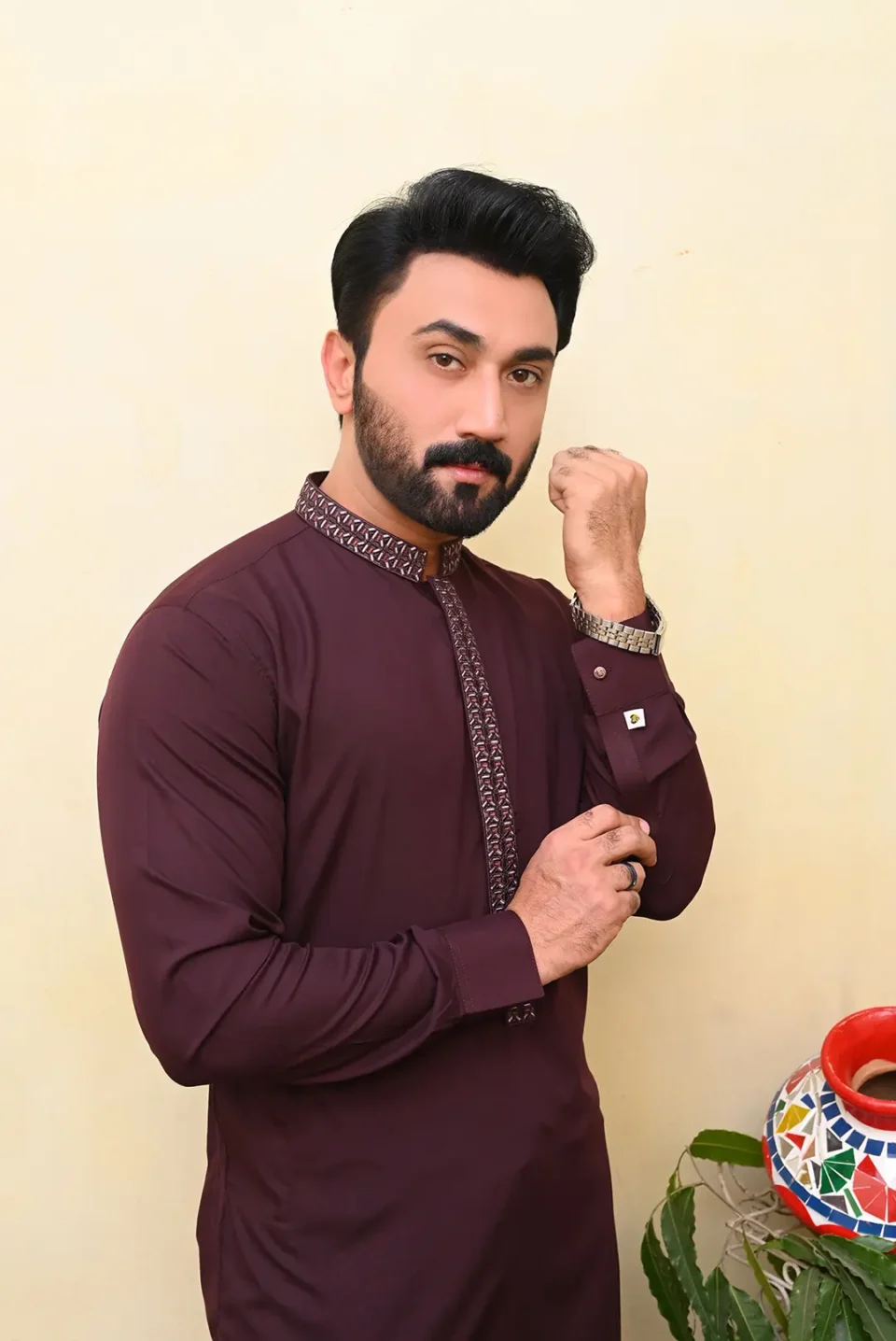 KURTA TROUSERS WITH EMBROIDED NECKLINE