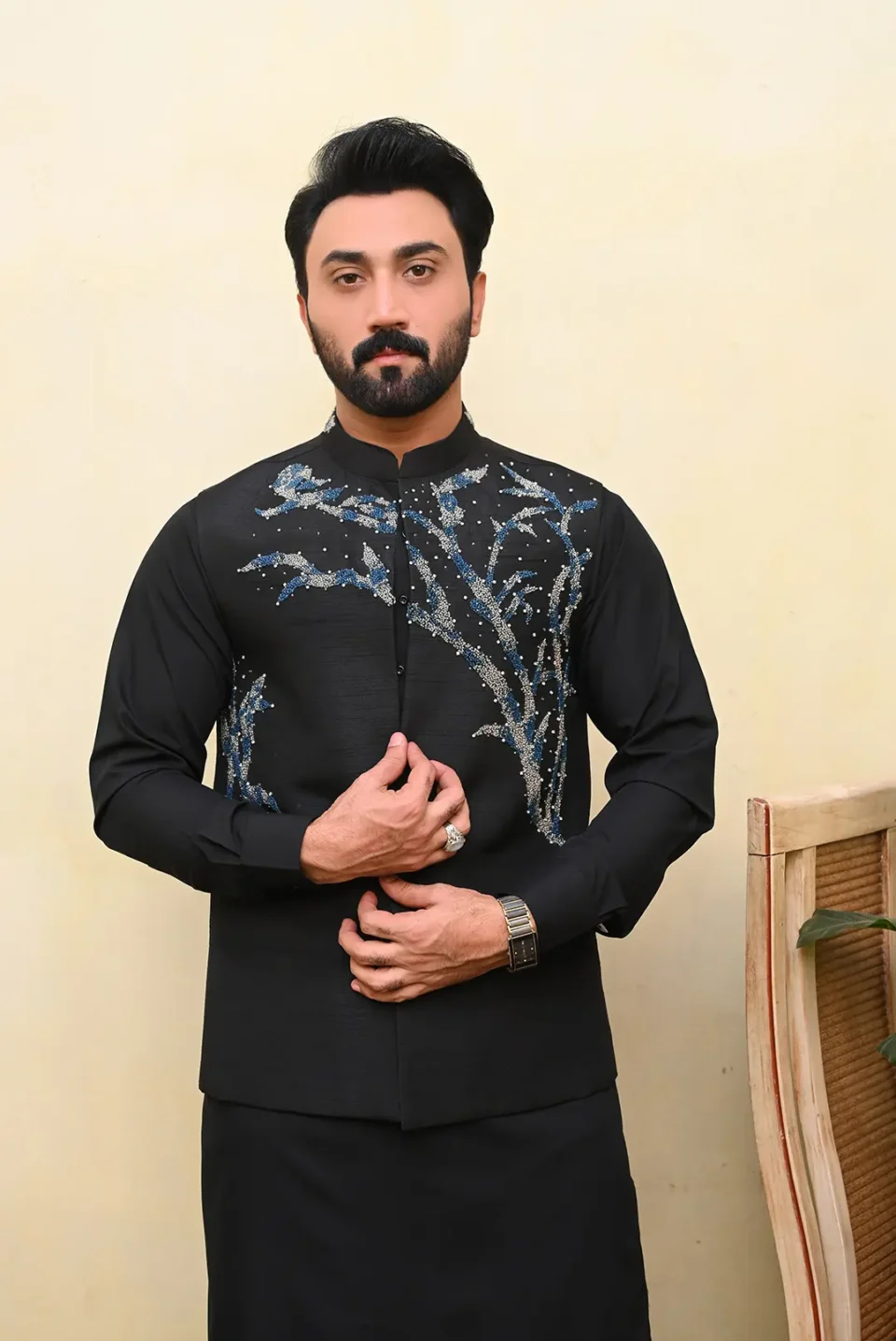 EMBELLISHED WAISTCOAT WITH KURTA TROUSERS SET