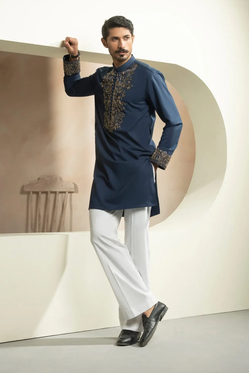 EMBELLISHED TRENDY KURTA WITH LOOSE PANTS